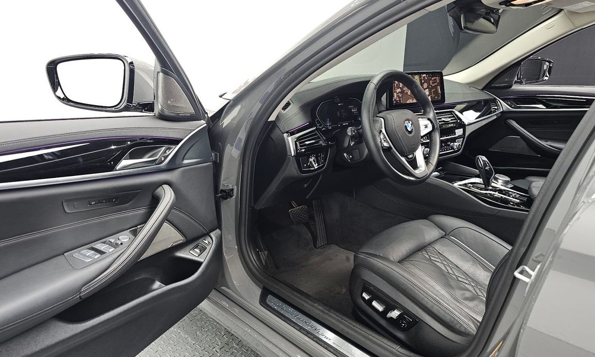 BMW 5-Series 2021