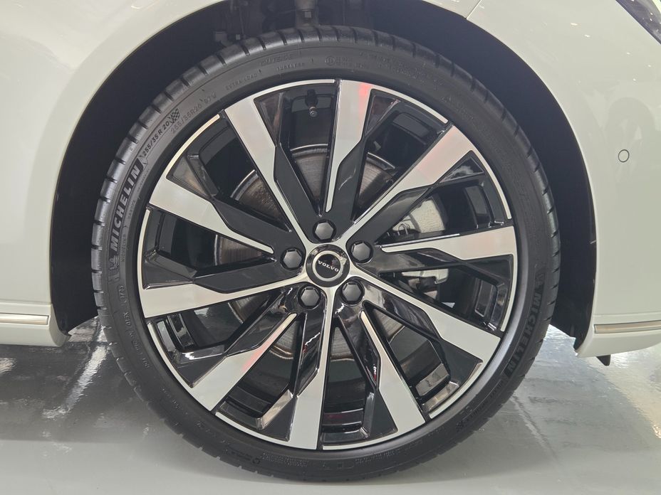 Volvo S90 2026