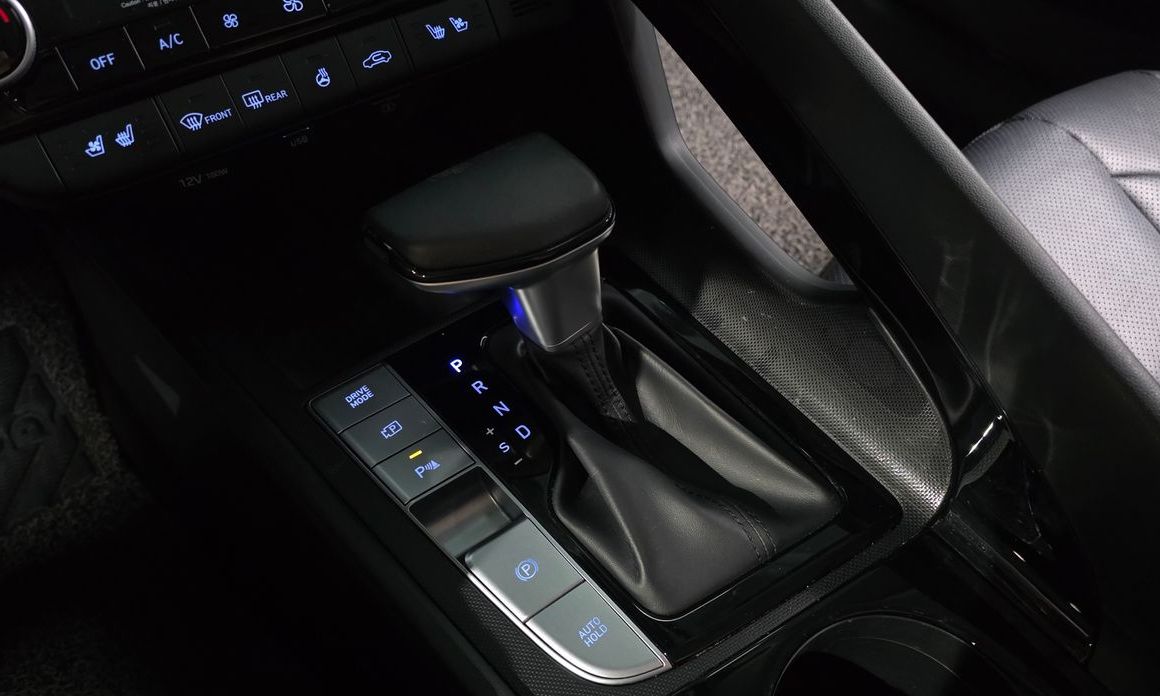 Hyundai AVANTE 2021