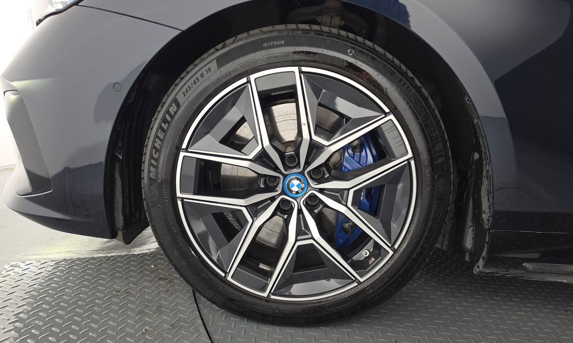 BMW i5 2024