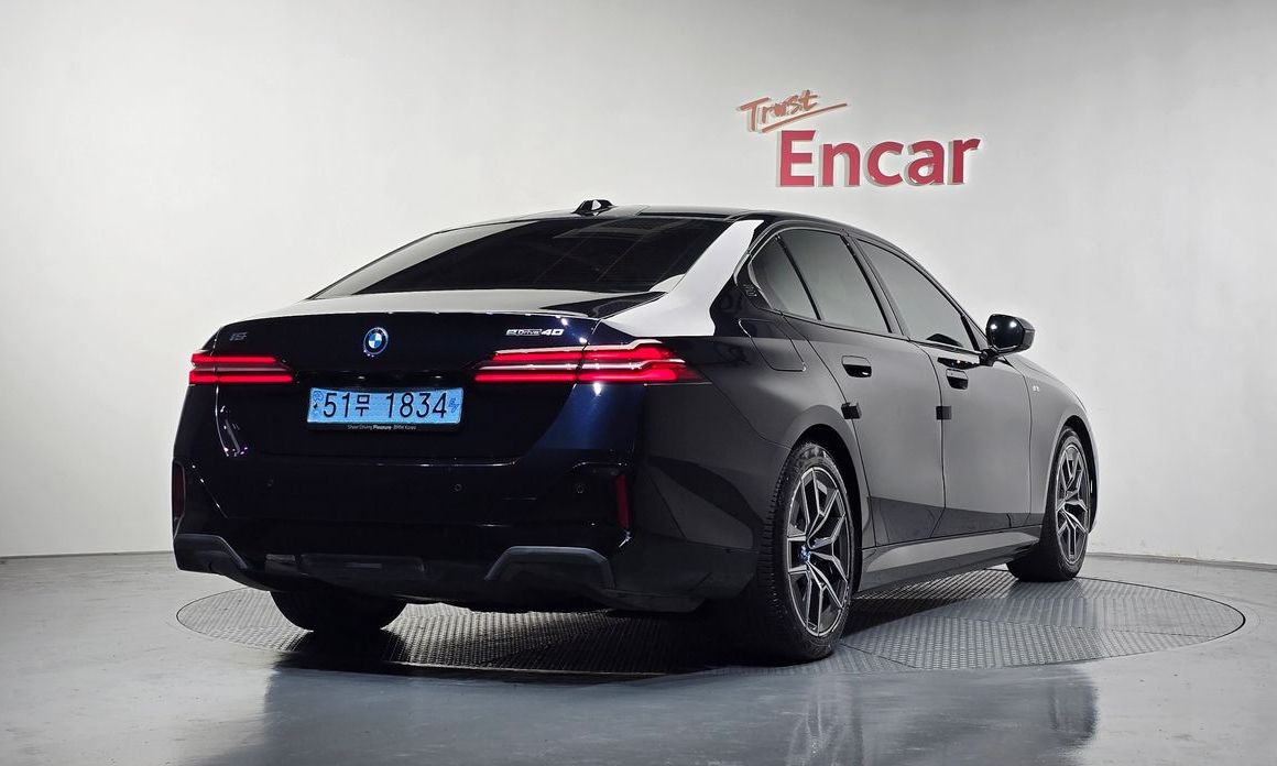 BMW i5 2024