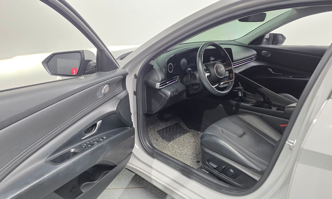 Hyundai AVANTE 2021