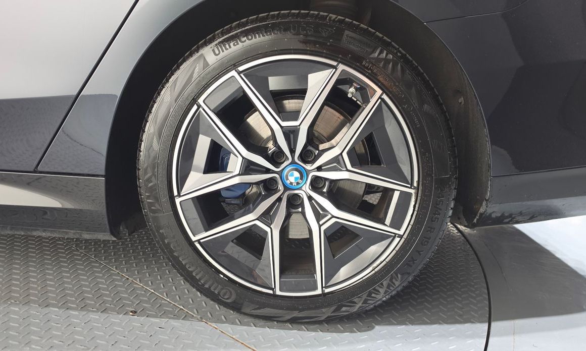 BMW i5 2024