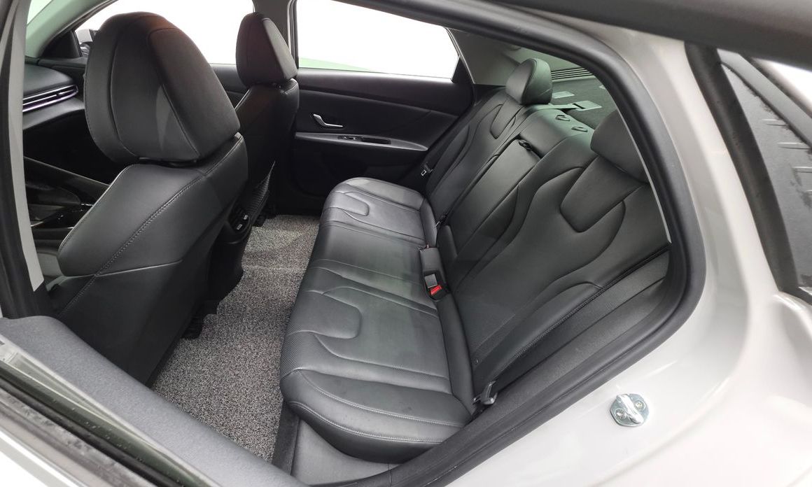 Hyundai AVANTE 2021