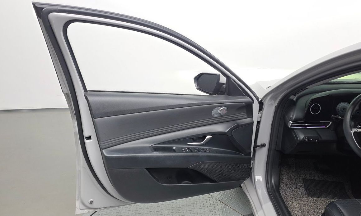 Hyundai AVANTE 2021