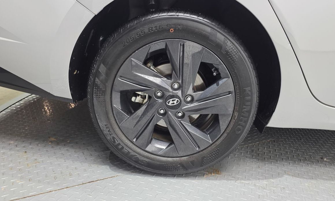 Hyundai AVANTE 2021