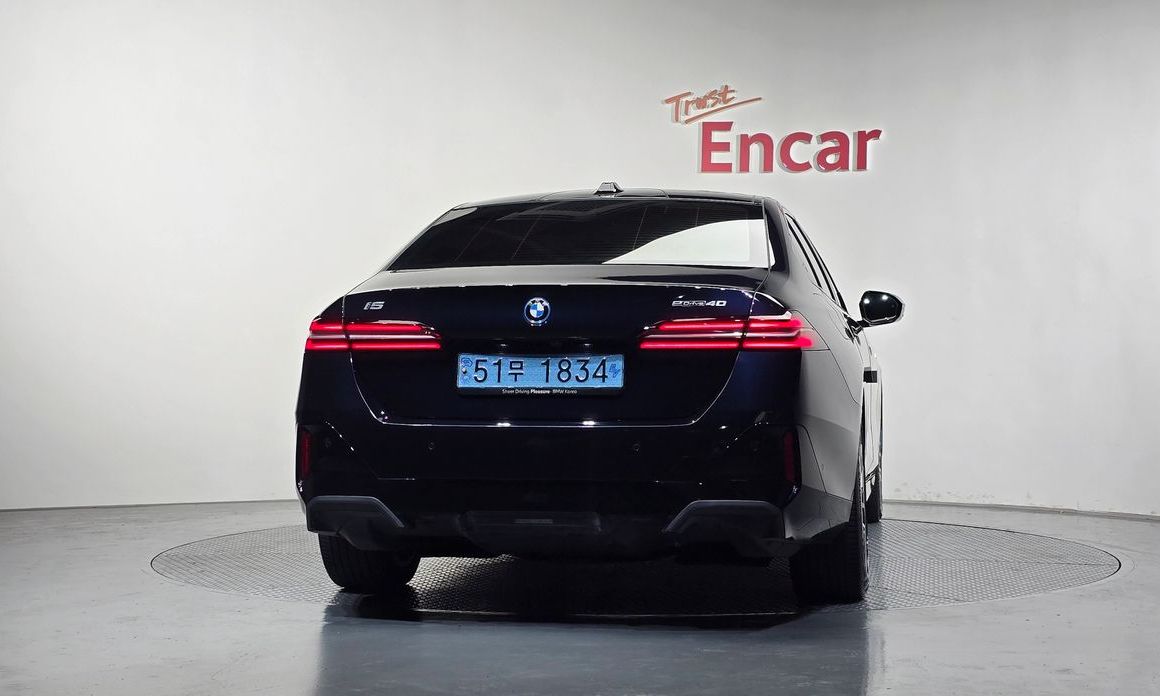 BMW i5 2024
