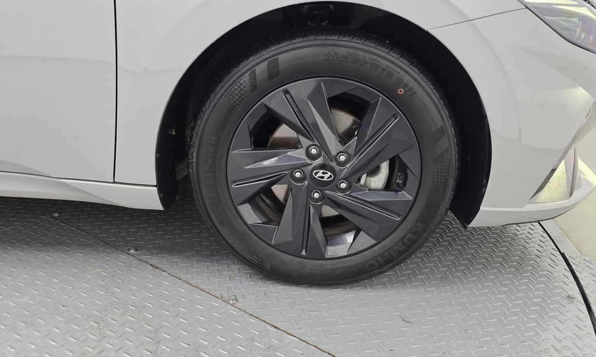 Hyundai AVANTE 2021