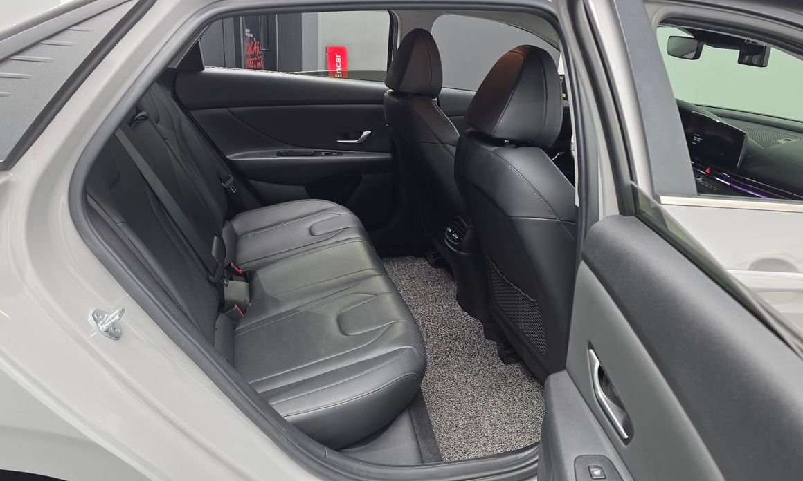 Hyundai AVANTE 2021