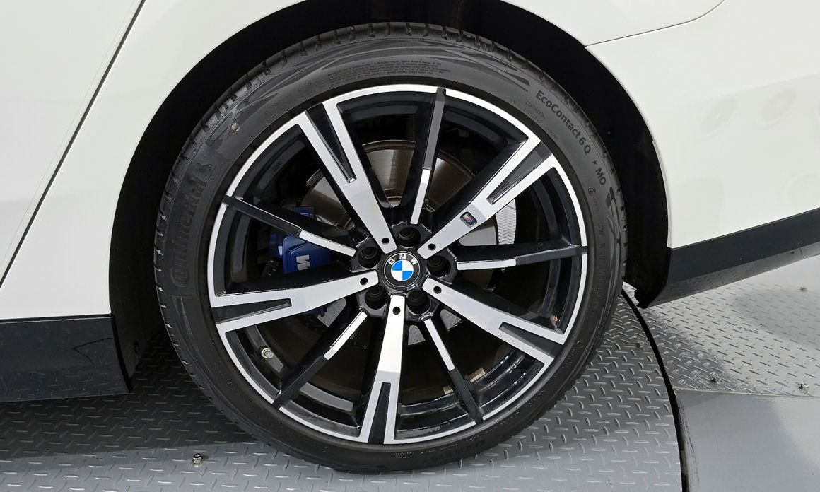 BMW 5-Series 2024