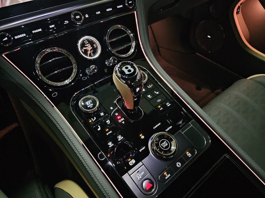 Bentley Continental 2025