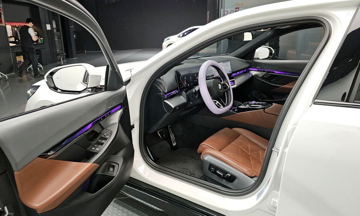 BMW 5-Series 2024