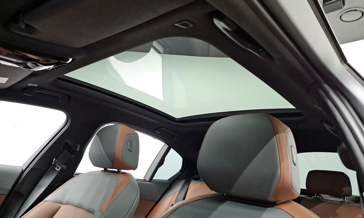 BMW 5-Series 2024