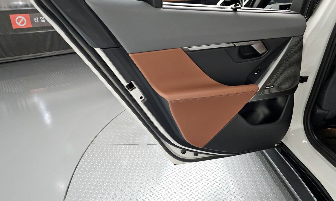 BMW 5-Series 2024