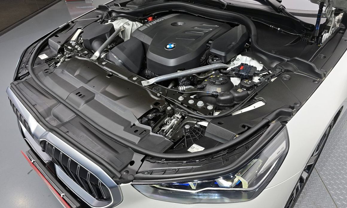 BMW 5-Series 2024
