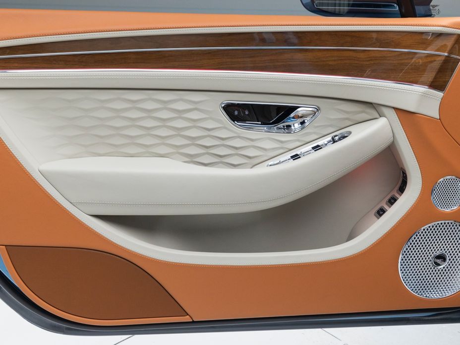 Bentley Continental 2025