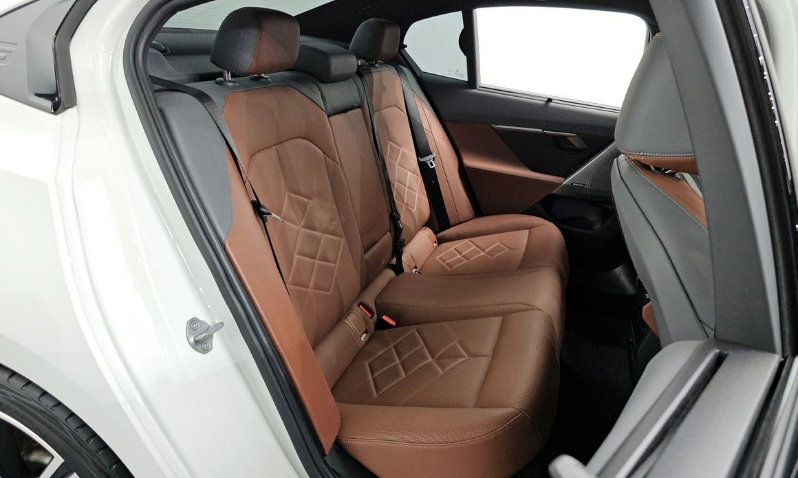 BMW 5-Series 2024