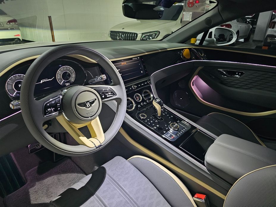 Bentley Continental 2025