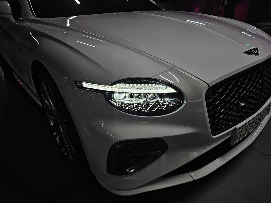 Bentley Continental 2025