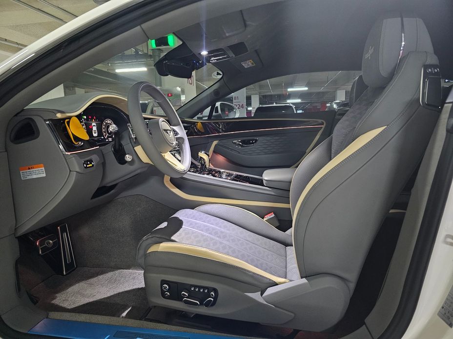 Bentley Continental 2025