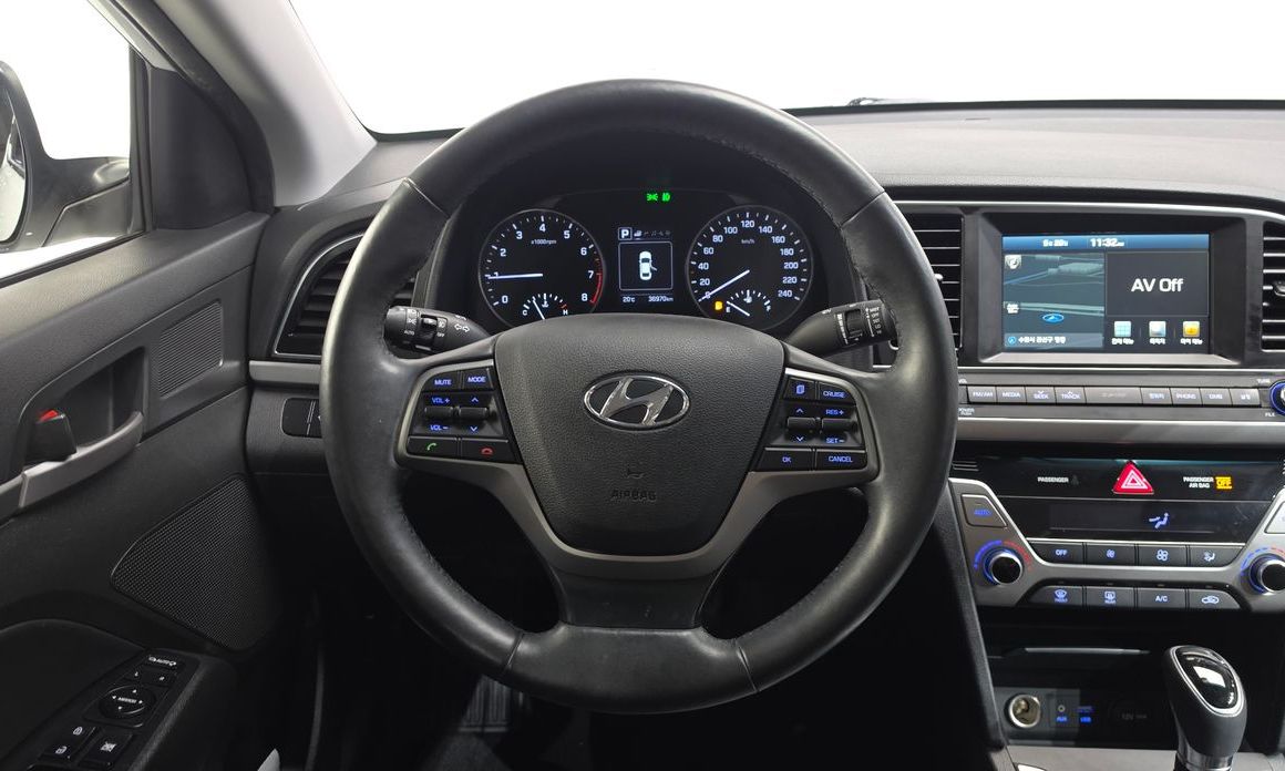 Hyundai AVANTE 2016