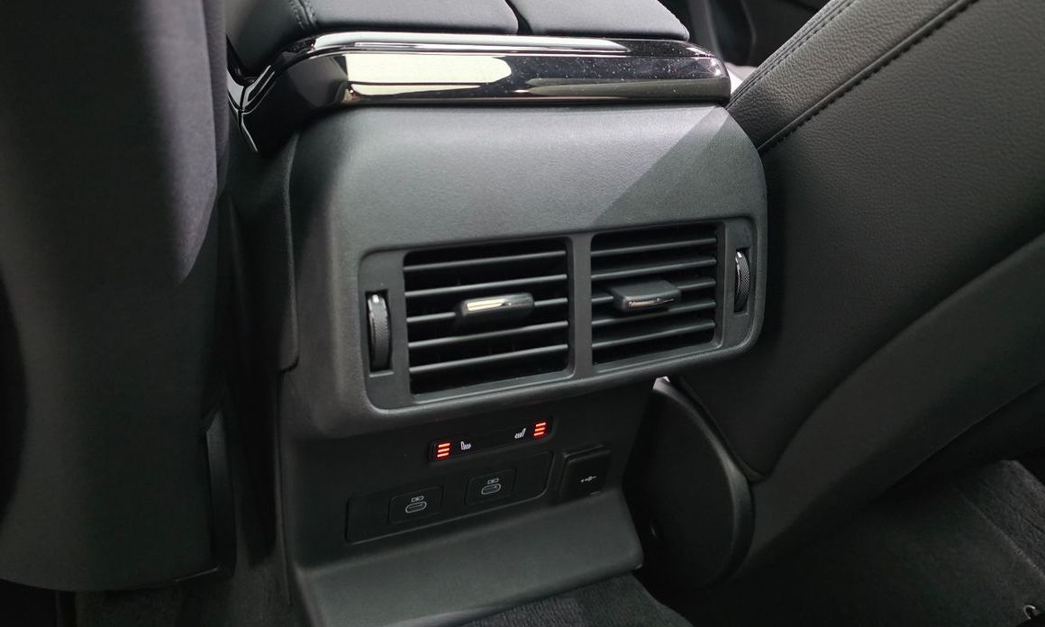 Land Rover Range Rover Velar 2026