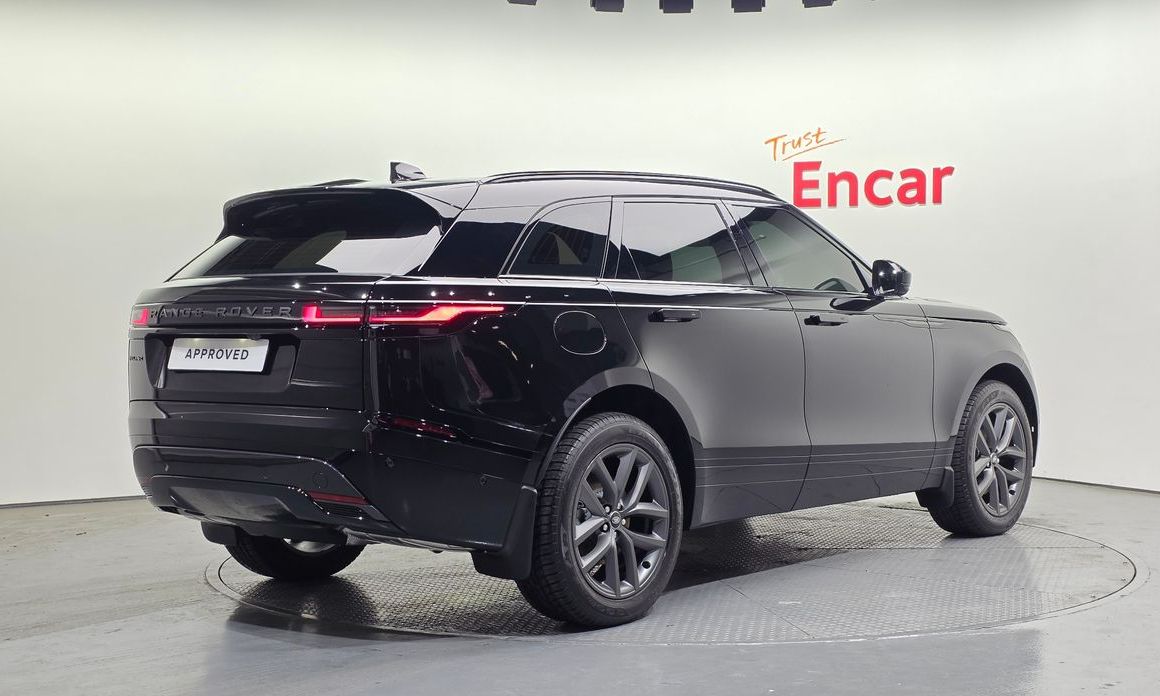 Land Rover Range Rover Velar 2026