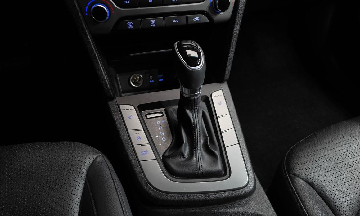 Hyundai AVANTE 2016