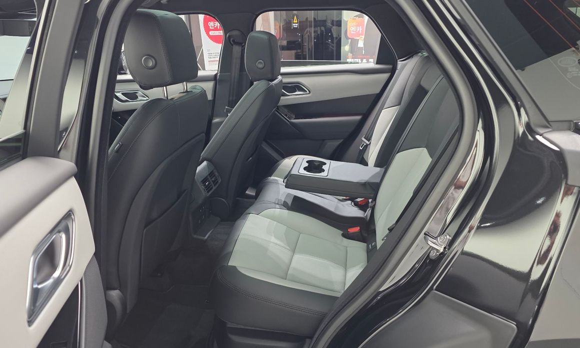 Land Rover Range Rover Velar 2026