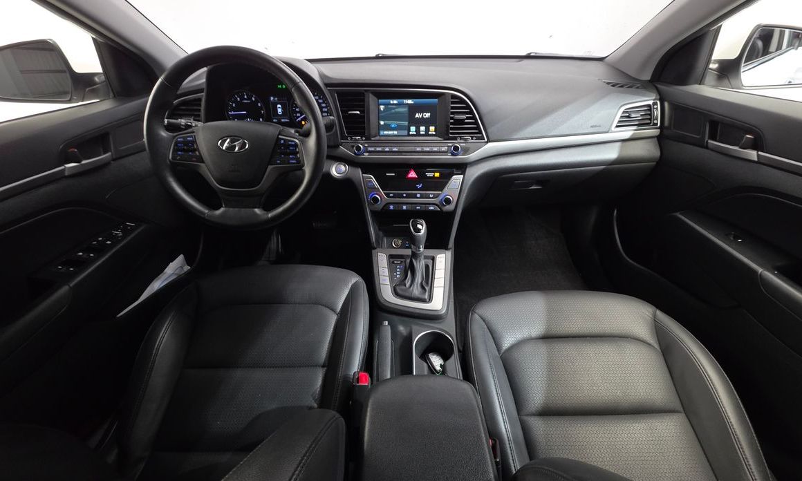 Hyundai AVANTE 2016