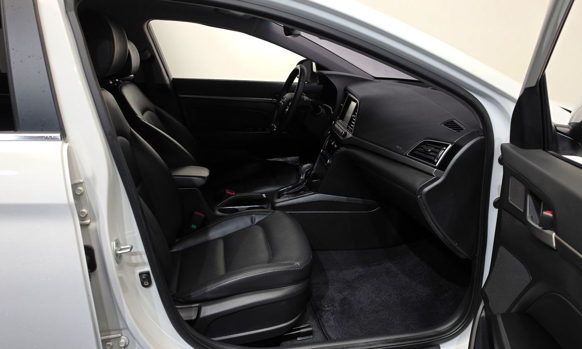 Hyundai AVANTE 2016