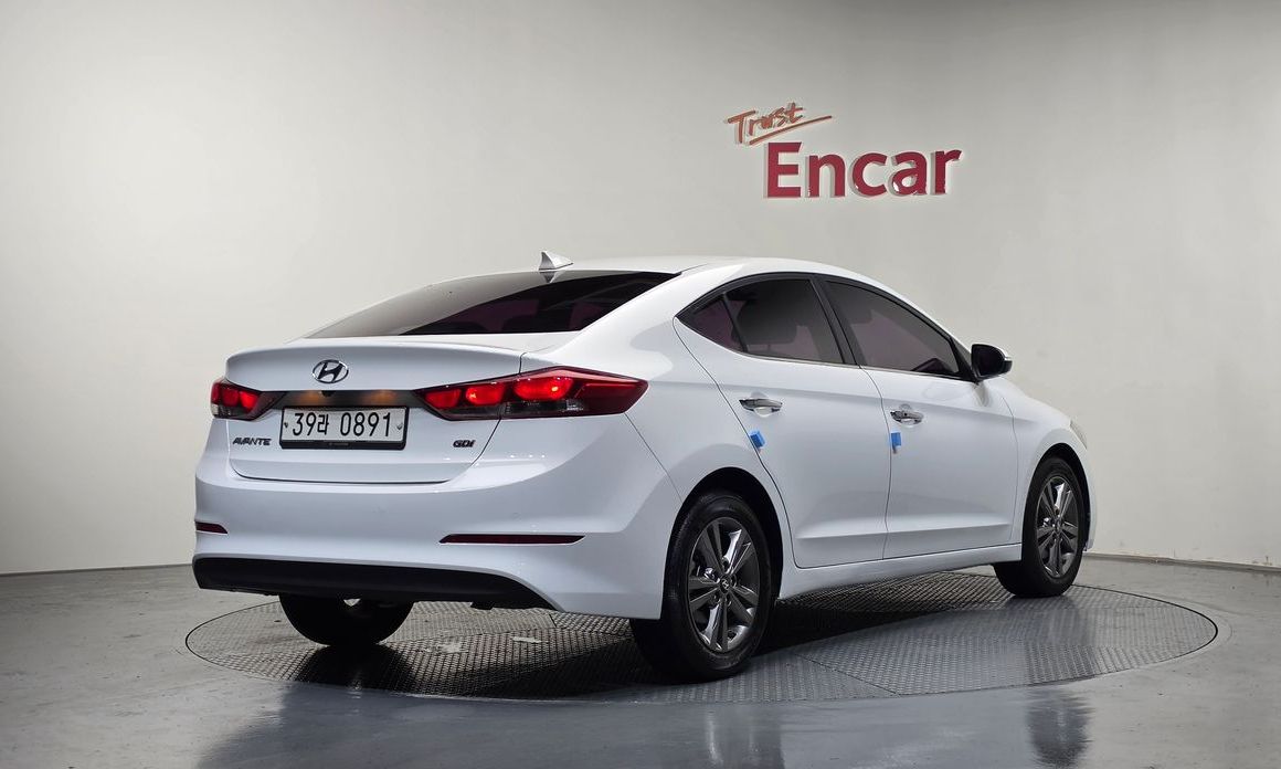 Hyundai AVANTE 2016