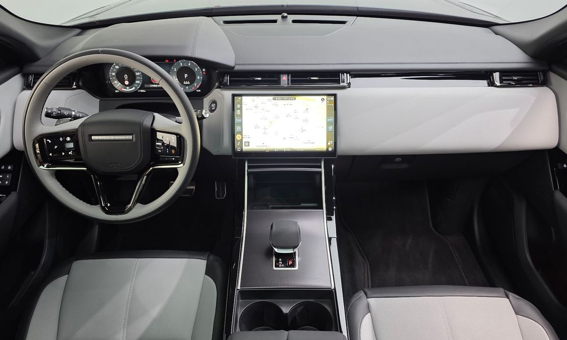 Land Rover Range Rover Velar 2026