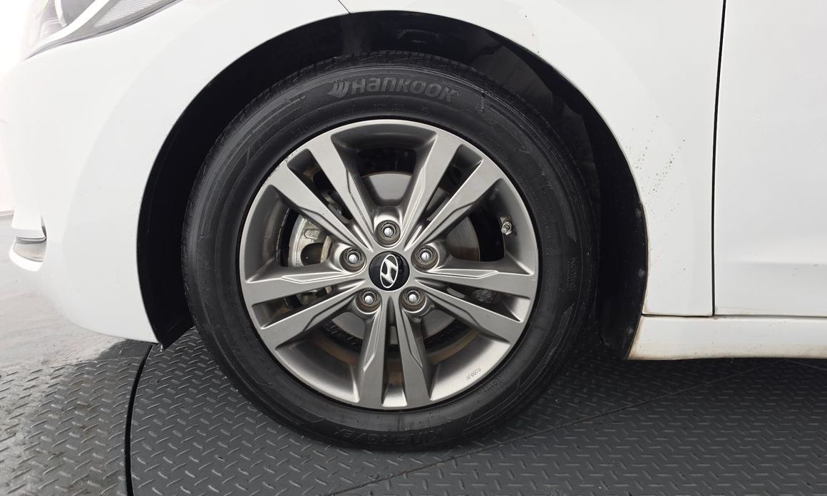 Hyundai AVANTE 2016