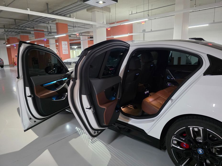 BMW i5 2024