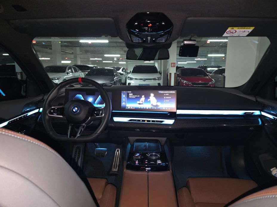 BMW i5 2024