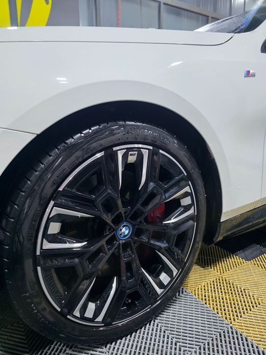 BMW i5 2024