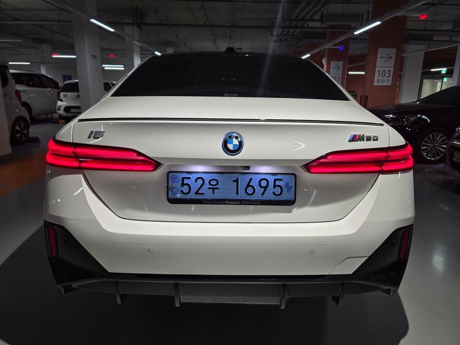 BMW i5 2024