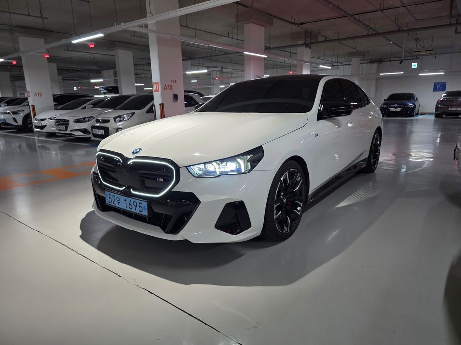 BMW i5 2024