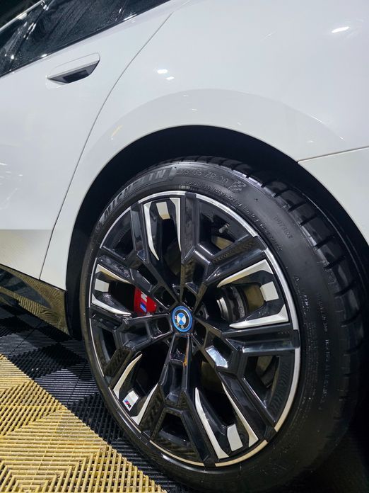 BMW i5 2024