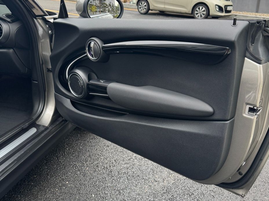 Mini Cooper Convertible 2020