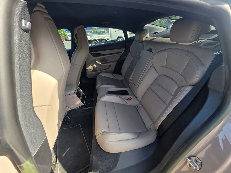 Porsche Taycan 2023