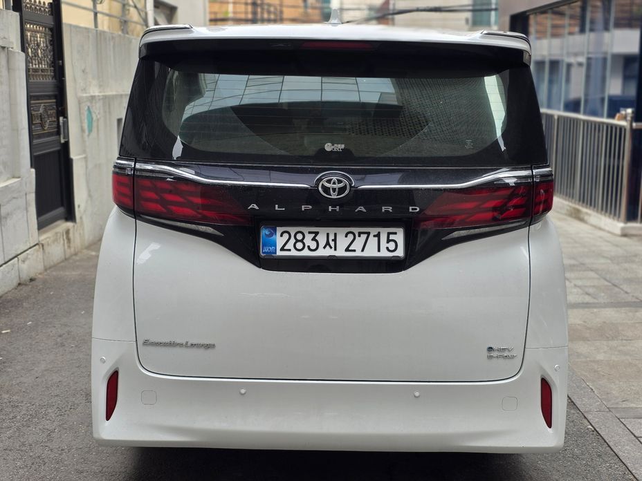 Toyota Alphard 2025