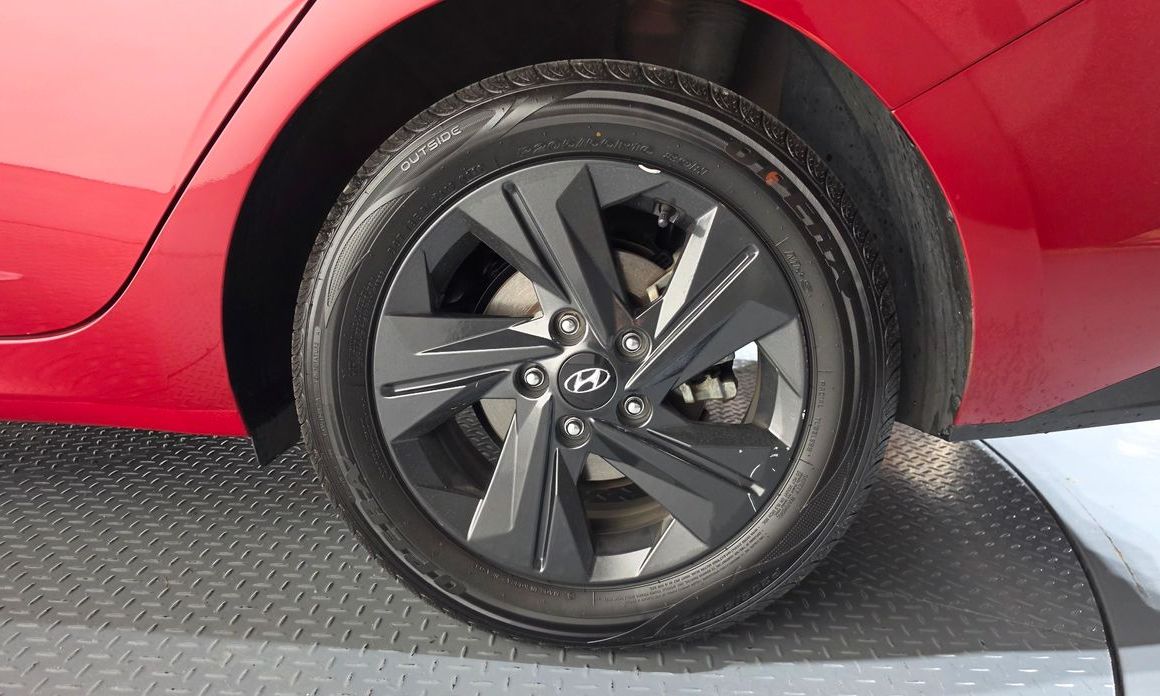 Hyundai AVANTE 2023
