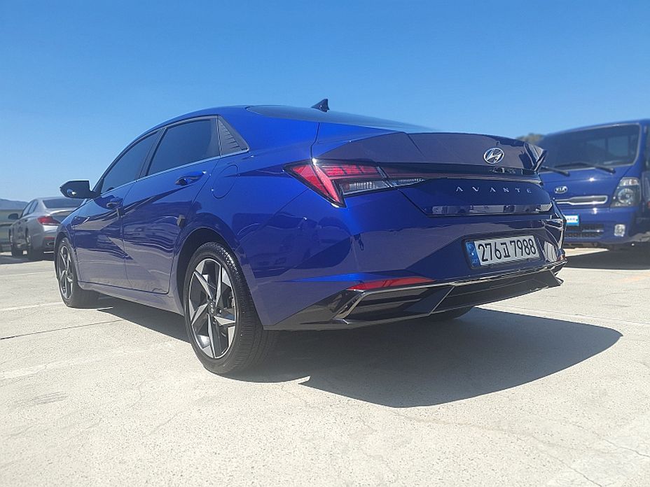 Hyundai AVANTE 2021