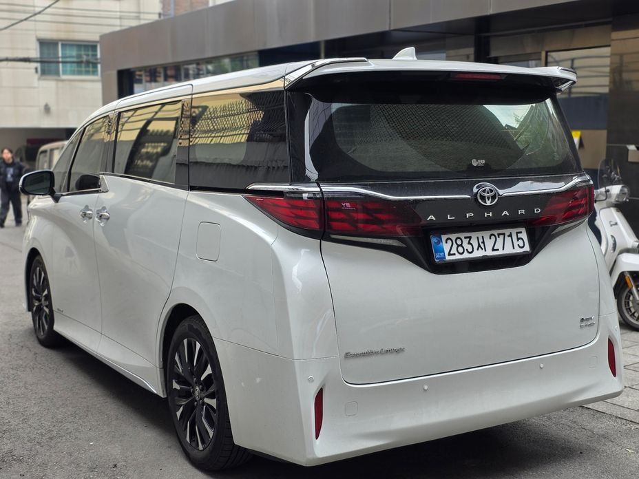 Toyota Alphard 2025