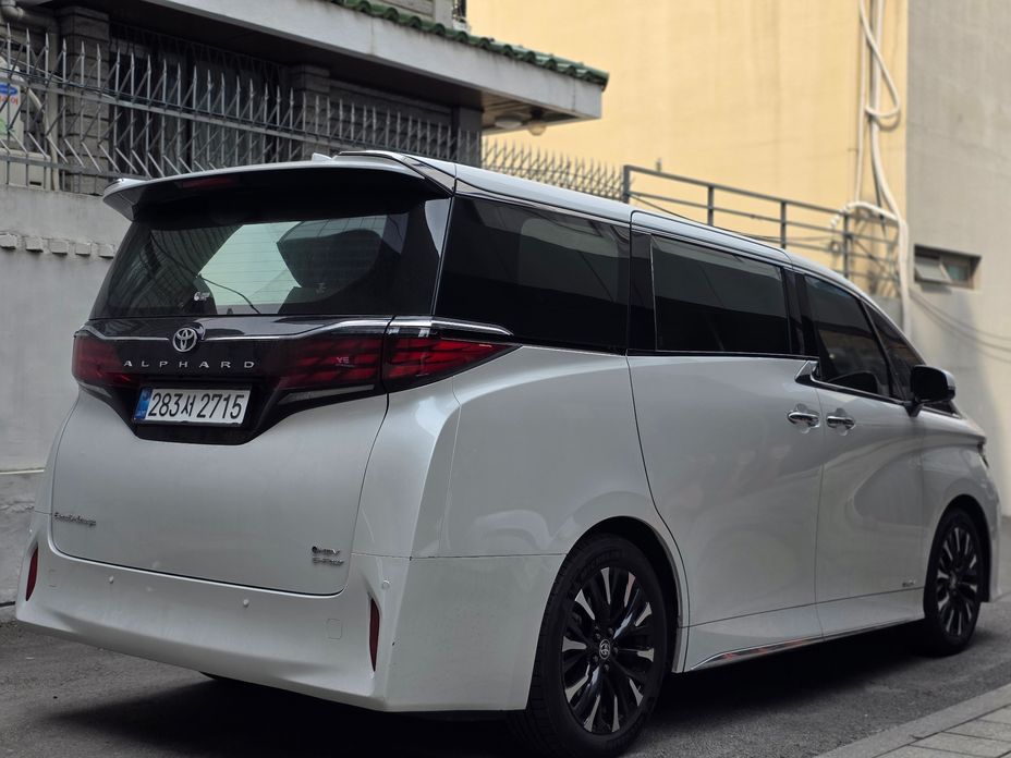 Toyota Alphard 2025
