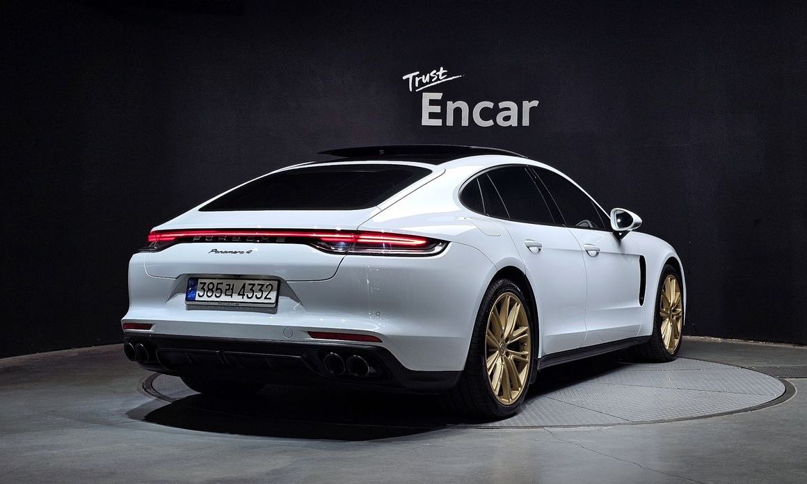 Porsche Panamera 2022