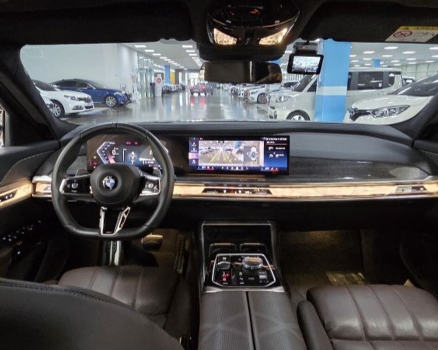 BMW 7-Series 2023