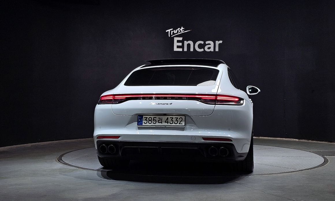 Porsche Panamera 2022